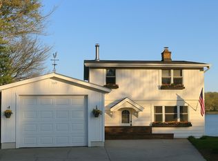 285 Sunrise Ln, Lake Zurich, IL