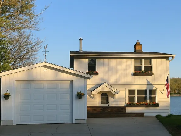 285 Sunrise Ln, Lake Zurich, IL 60047