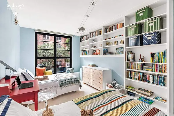 Sold by Sotheby's International Realty | media 9