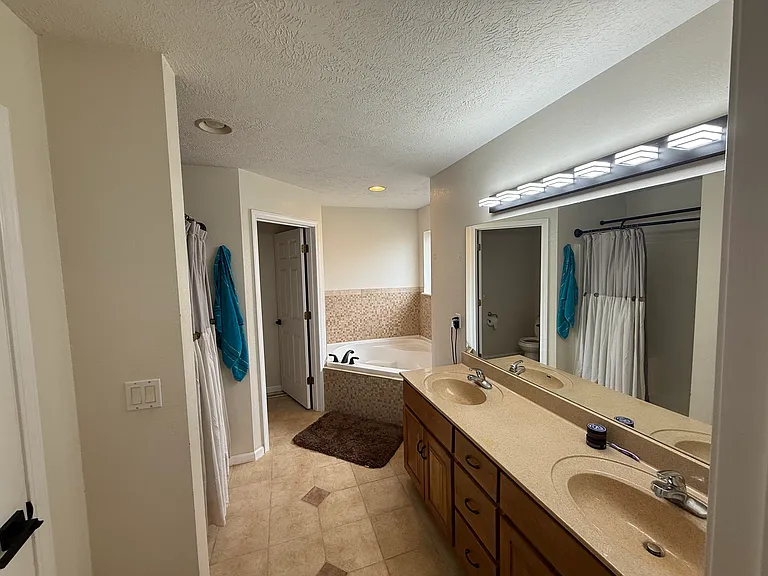 143 Lyle Curtis Cir — Photo 7