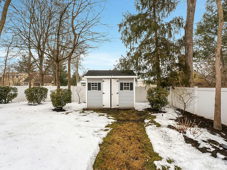 41 Fairview Ave — Photo 23