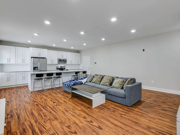 549 Armstrong St #101 — Photo 13