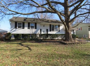 812 Scottsdale Dr, Champaign, IL 61821