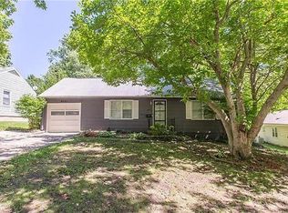 8651 Minnehaha Ln, Kansas City, MO 64114