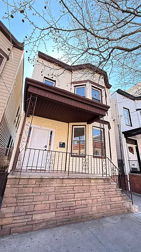 217 62nd St Photo 1