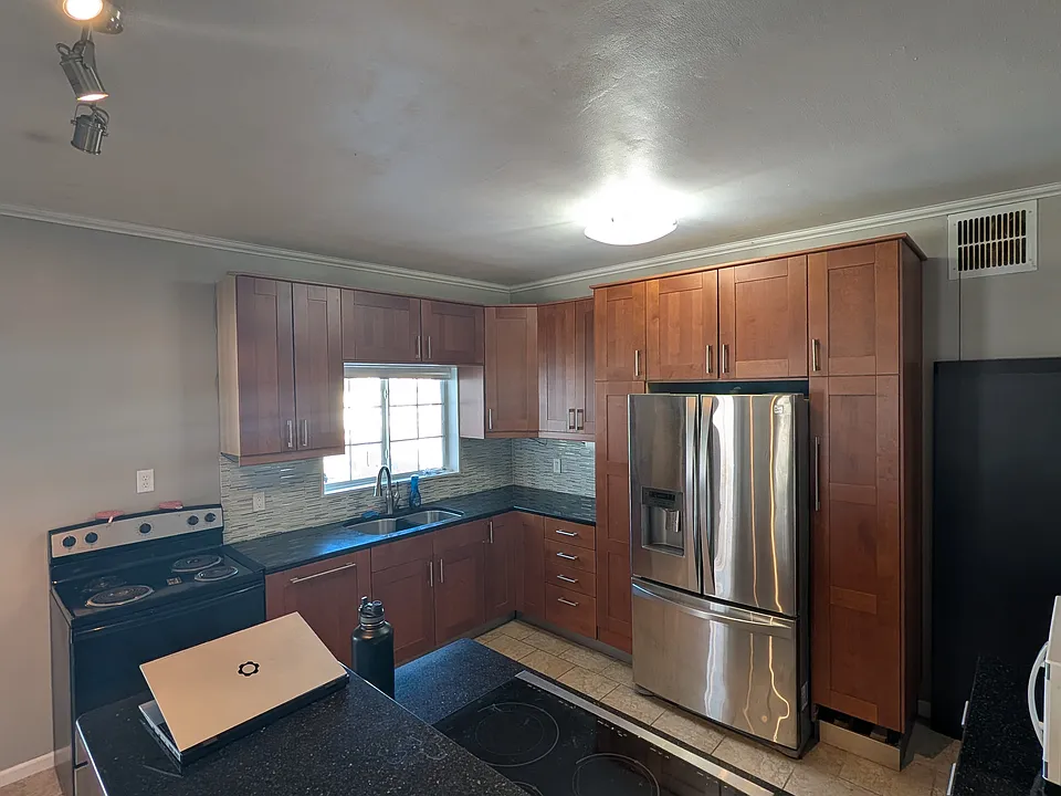 408 W Messenger St #3