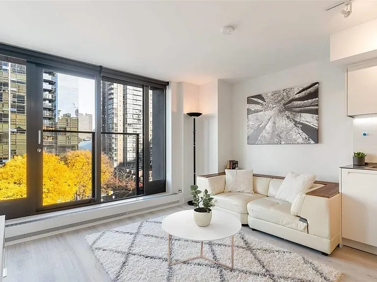 1133 Hornby St #1001 — Photo 2