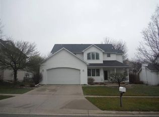 908 Vermont Cir, Ames, IA 50014