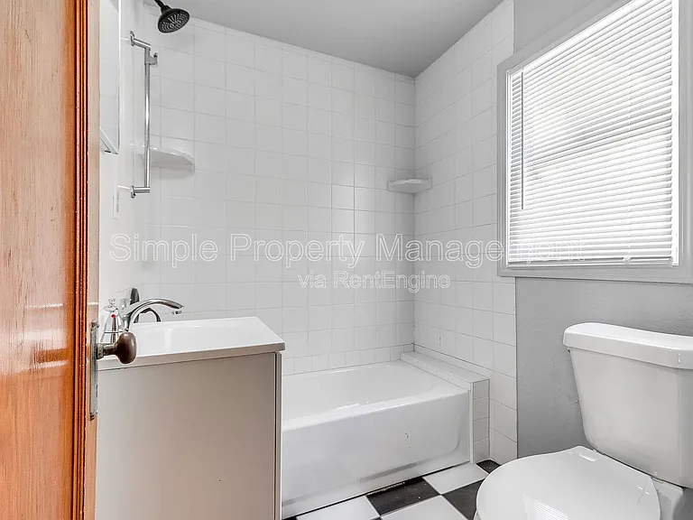 912 NW 98th St — Photo 9