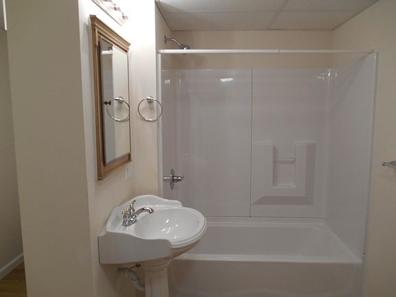 5th image of 2432 Crescent Dr