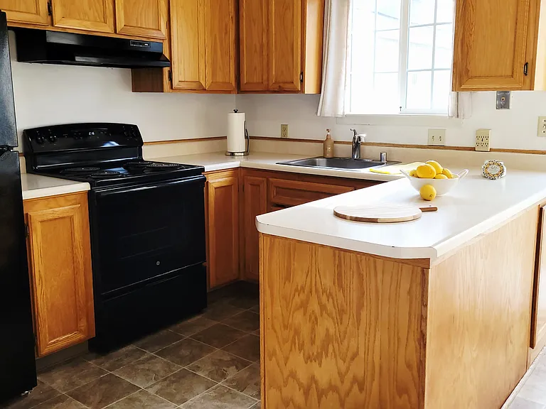 1136 Neal Dow Ave — Photo 7