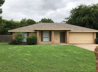 1223 Sandstone Dr, Cleburne, TX 76033