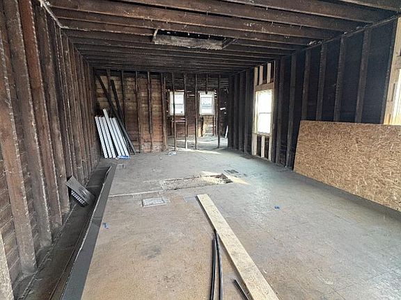 5th image of 312 Boone St