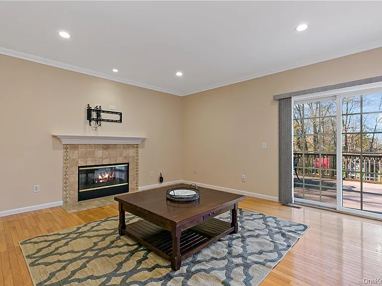 2301 Mohansic Ave — Photo 11