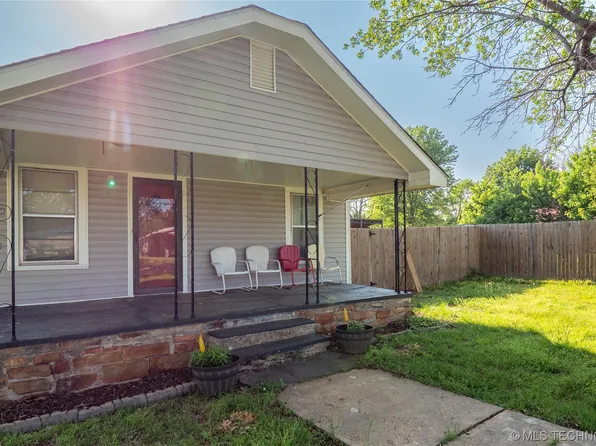 301 N N St #J, Quinton, OK 74561