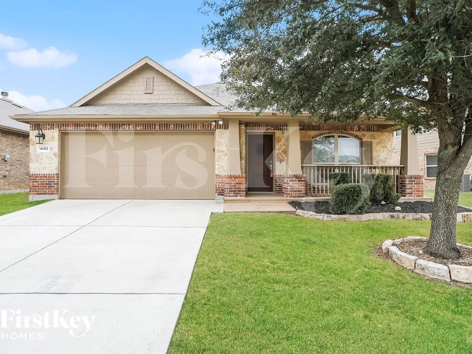 3 bed, 2.0 bath, 1549 sqft, $2,160 — Photo 1