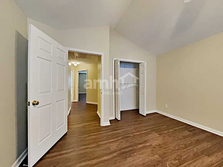 109 Crestside Ct — Photo 9