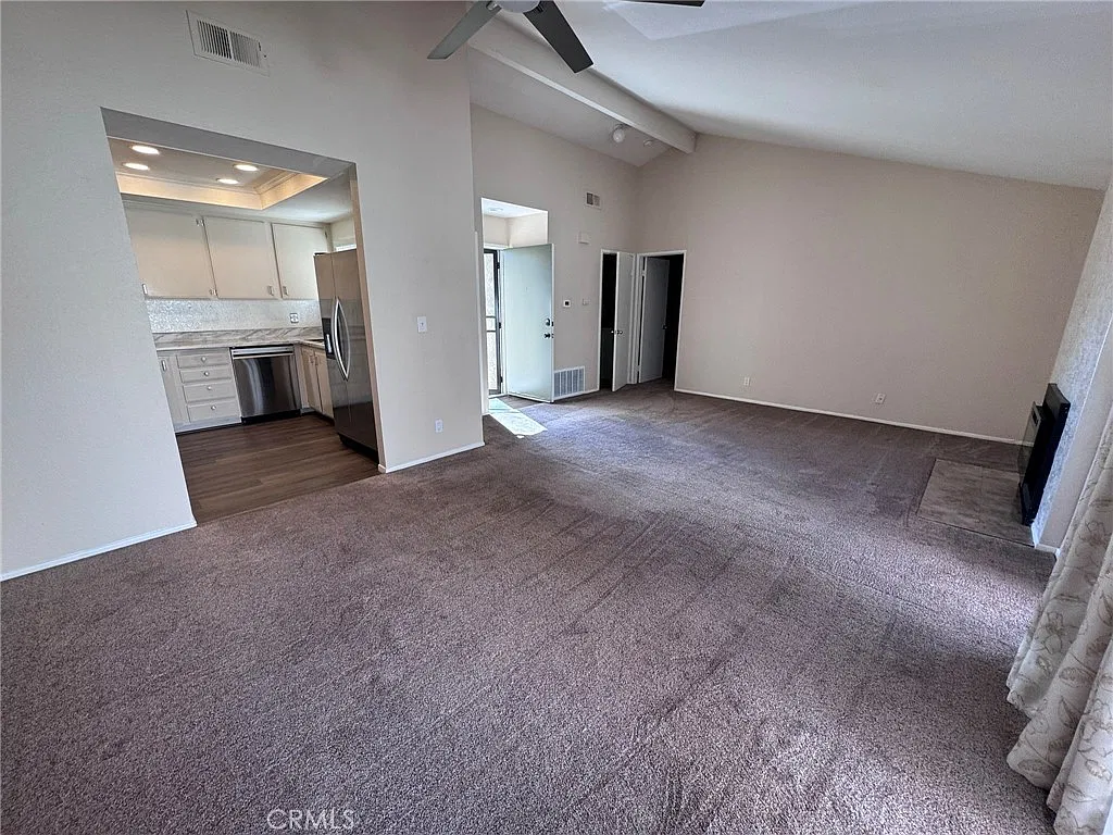1 bed, 900 sqft, $1,950 — Photo 2