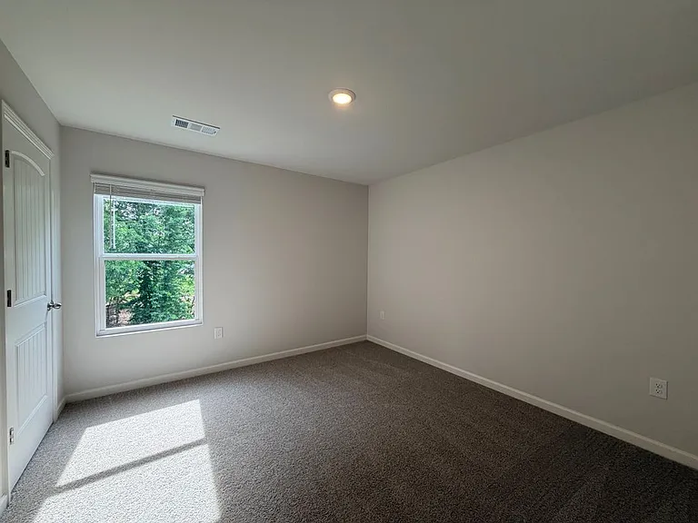 127 Biltmore Pl — Photo 19