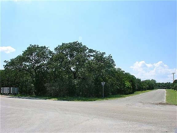  Talk about convenience - the community mailboxes are just off the driveway.