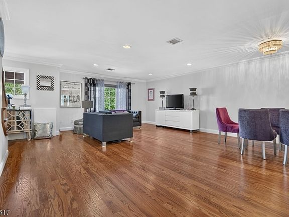 3rd image of 7 Christina Ct