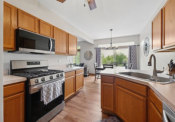 5th image of 18293 Kirby Dr