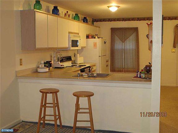 3rd image of 10 Franklin Dr