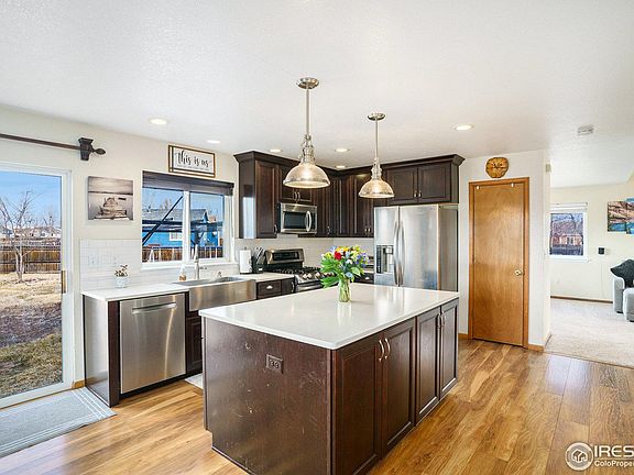 4th image of 81 Mountain Ash Ct