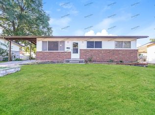 2240 Hummingbird Dr, Florissant, MO 63033
