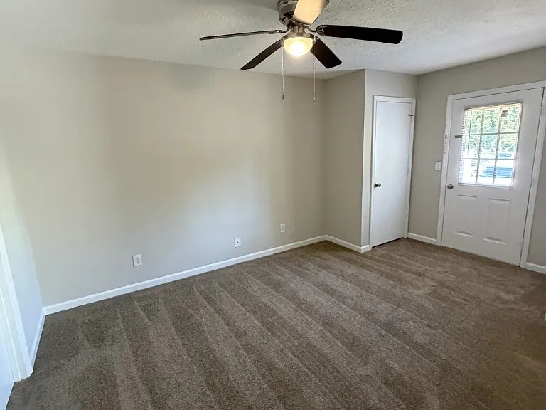 1206 Hamilton Dr — Photo 6