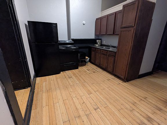 5th image of 272 W McMicken Ave #1B
