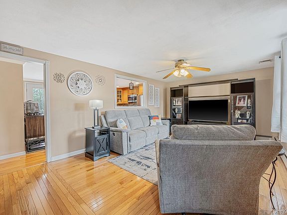 4th image of 51 Ridge Haven Drive