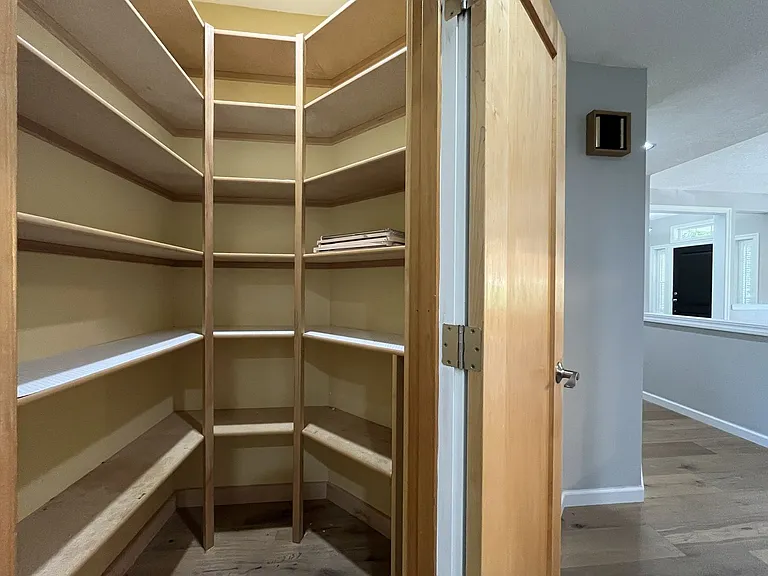 224 NW Sundown Way — Photo 18