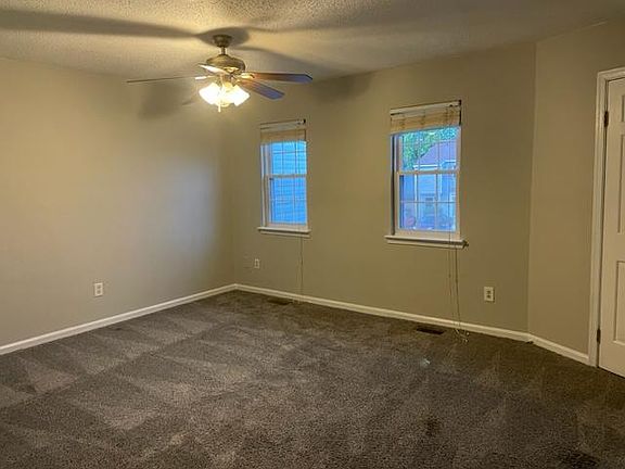 4th image of 3510 Woodburne Dr
