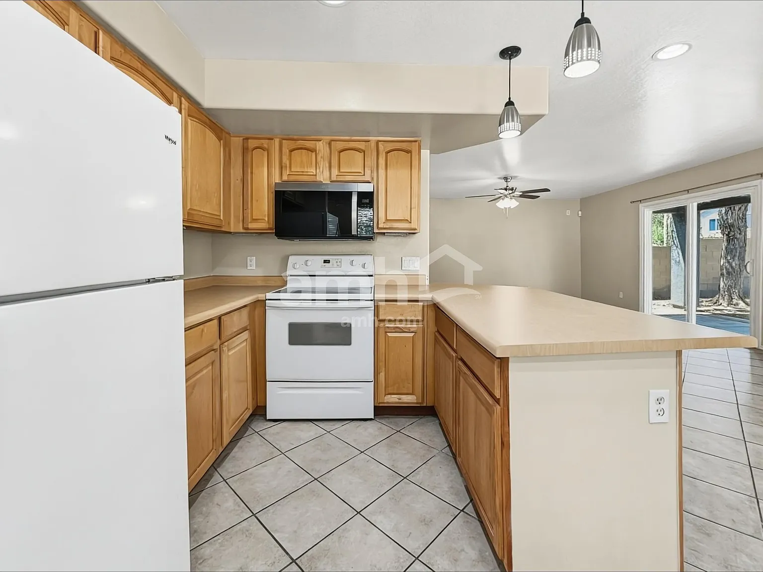 4 bed, 3.0 bath, 2285 sqft, $2,670 — Photo 4