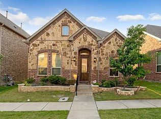 7023 Mammoth Dr, Irving, TX 75063