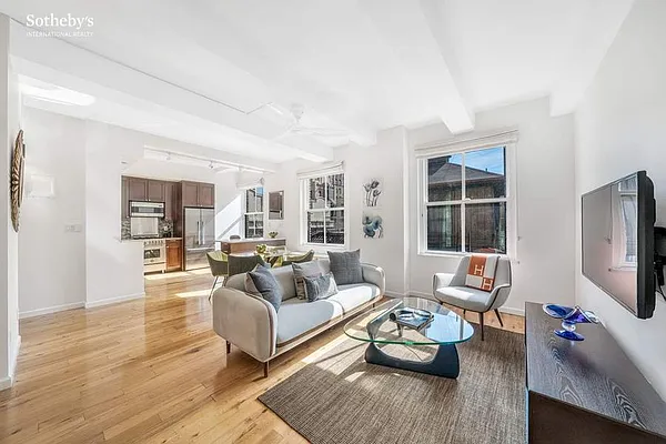 Sold by Sotheby's International Realty | media 1