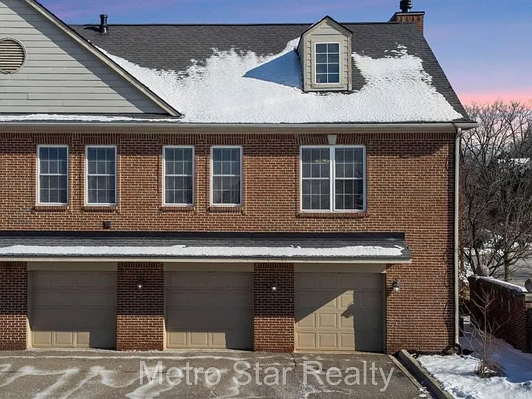 120 N Village Way — Photo 18