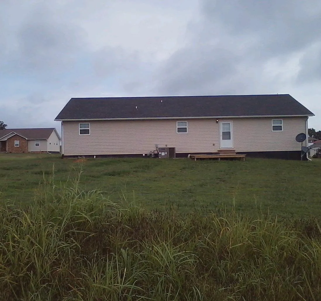 3 bed, 1728 sqft, $1,700 — Photo 3