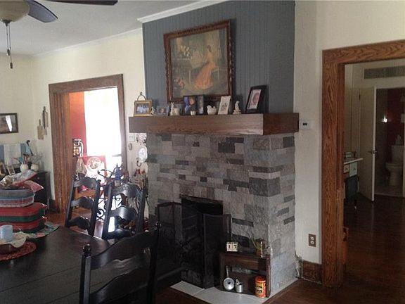3rd image of 121 E Church St
