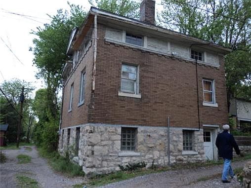 5th image of 2857 E 6th St