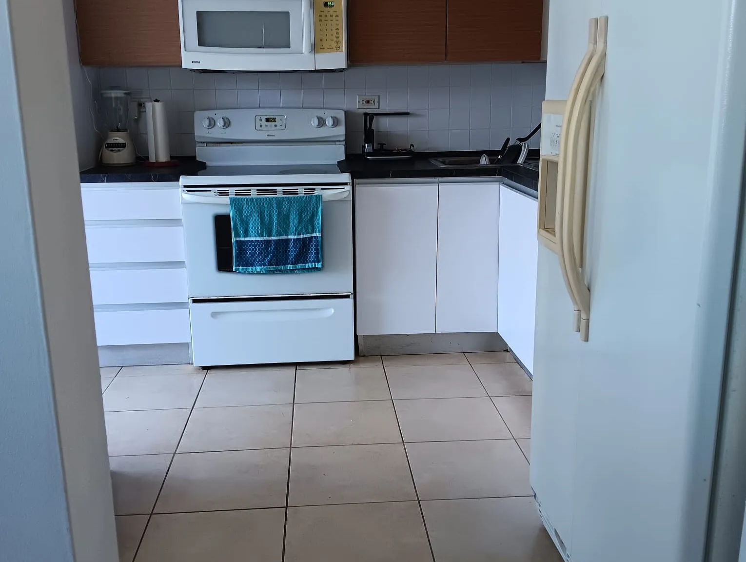 3 bed, $1,700 — Photo 2