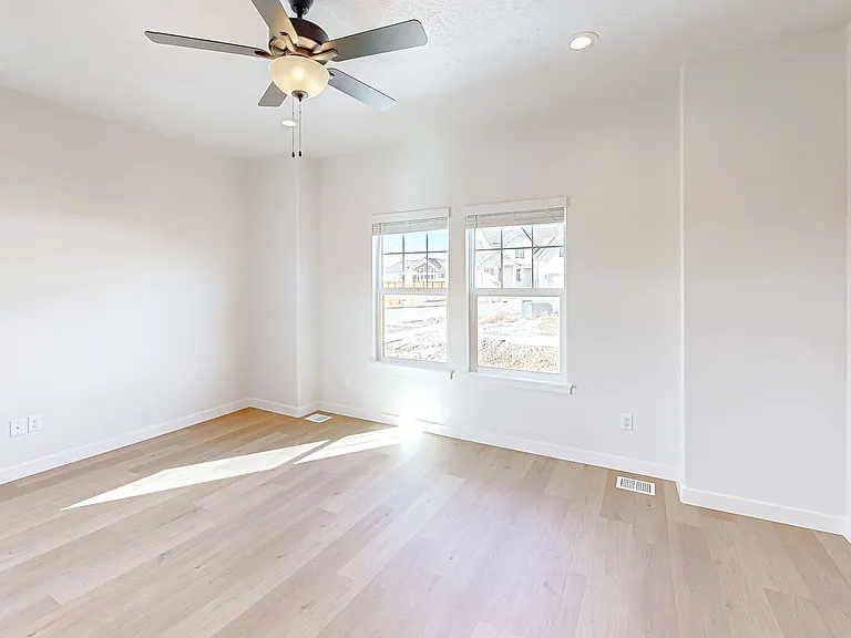 318 W 2280 S — Photo 10