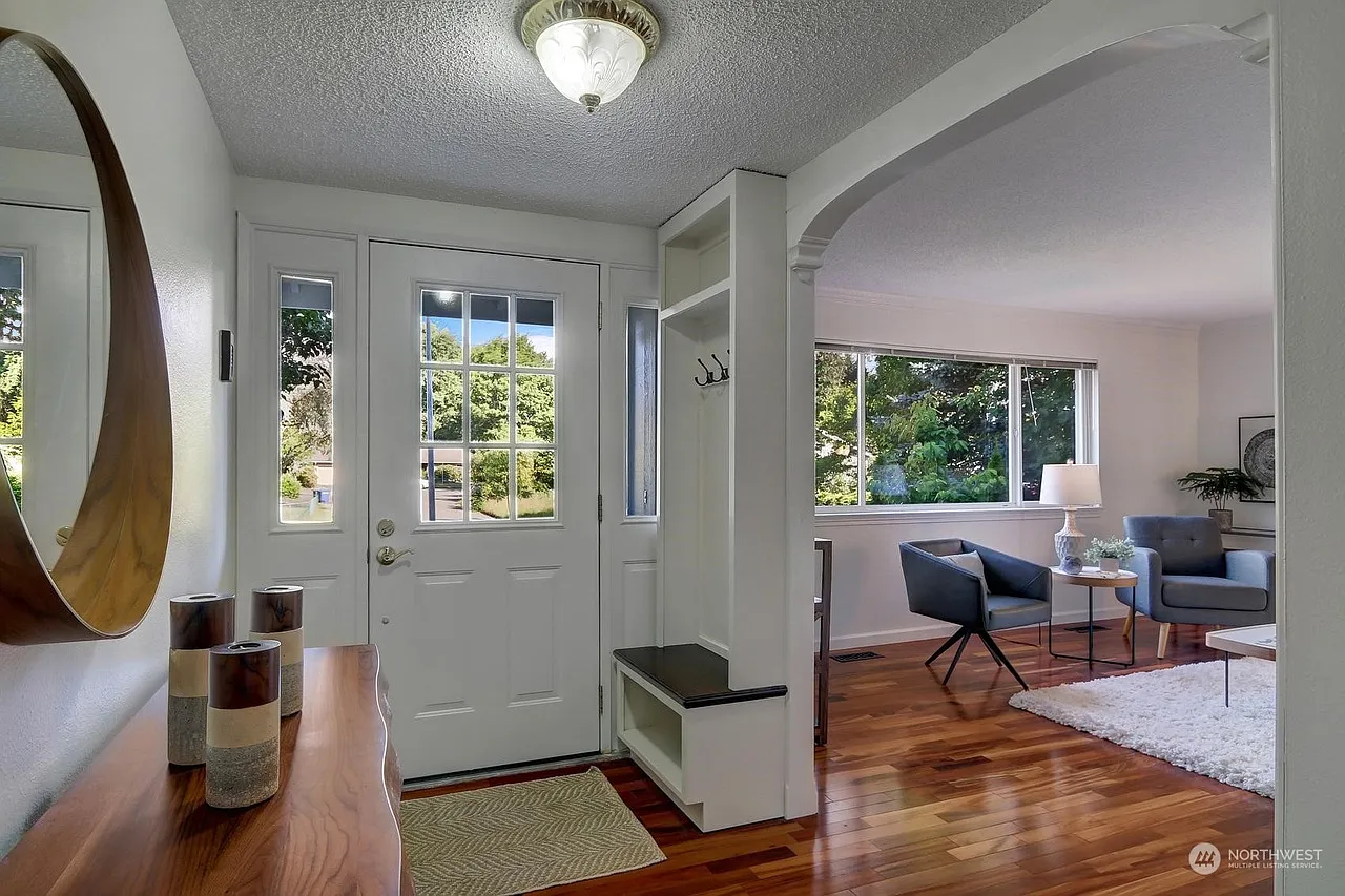 3 bed, 1570 sqft, $3,700 — Photo 4