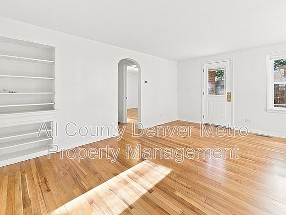 5th image of 1317 Zenobia St