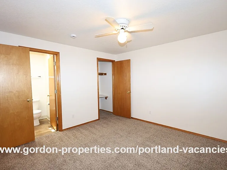 9641 SE Schiller St — Photo 30