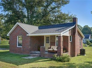 406 N Henry St, Stoneville, NC 27048