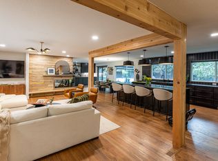 5320 Northwood Rdg, Bloomington, MN 55437