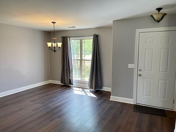 4th image of 119 Birch Falls Dr