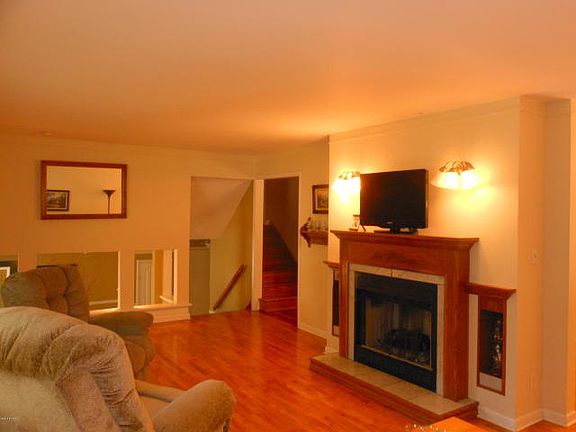 4th image of 1636 Bonneville Dr